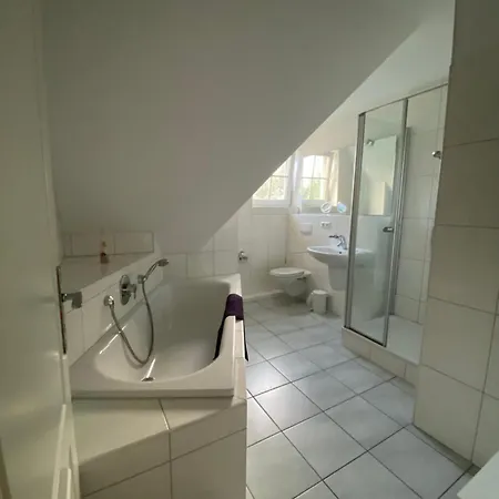 Am Jungfernberg 2 *
