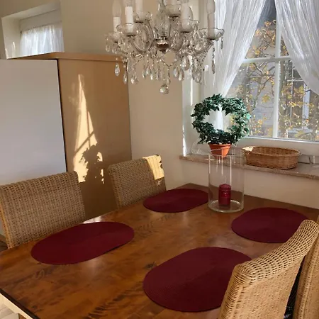 Am Jungfernberg 2 *